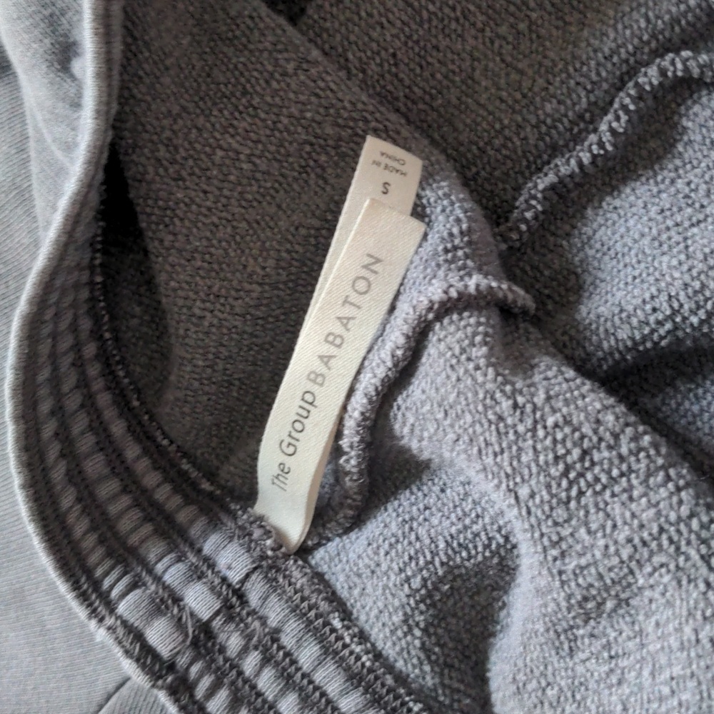 Aritzia Babaton gray shorts S - Picture 3 of 3